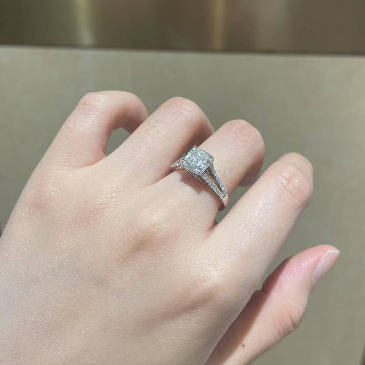 Princess Fang Women's Ring S925 Silver Plated Platinum Customized Selection Main Stone Moissanite Diamond 2.0ct/Secondary Stone High Carbon Diamond